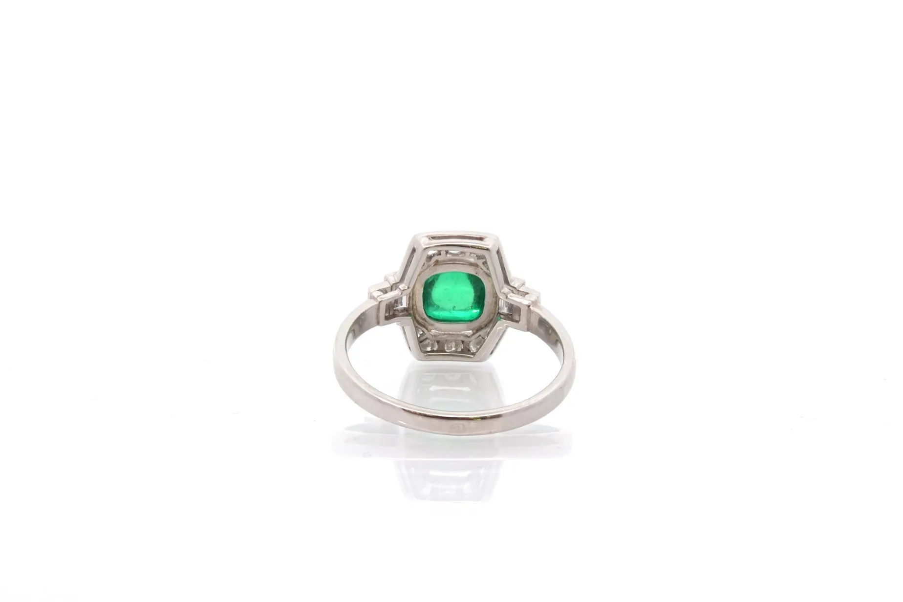 Bottazzi Blondeel Bague art déco émeraude cabochon de Colombie non traitée et diamants Sale