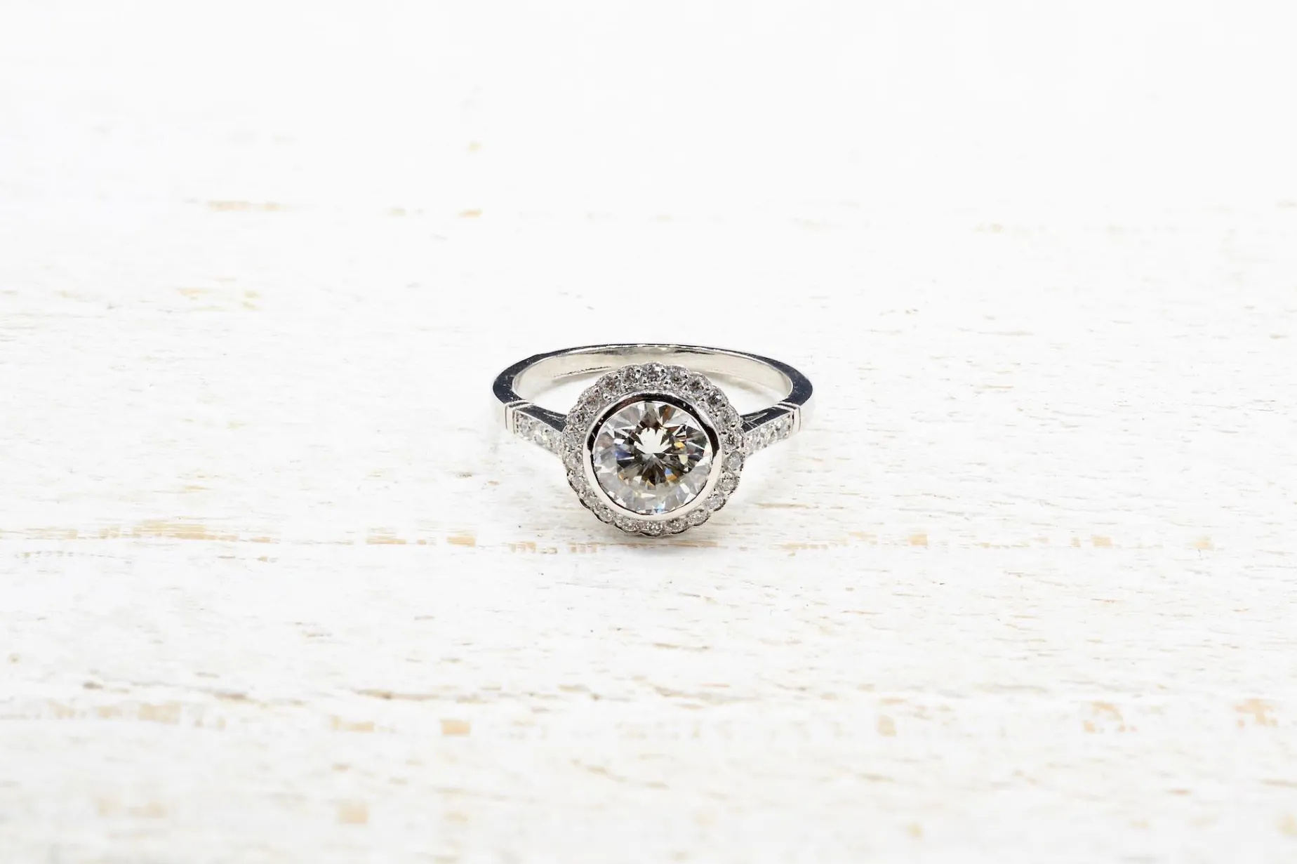 Bottazzi Blondeel Bague diamant entourage vintage en platine Store
