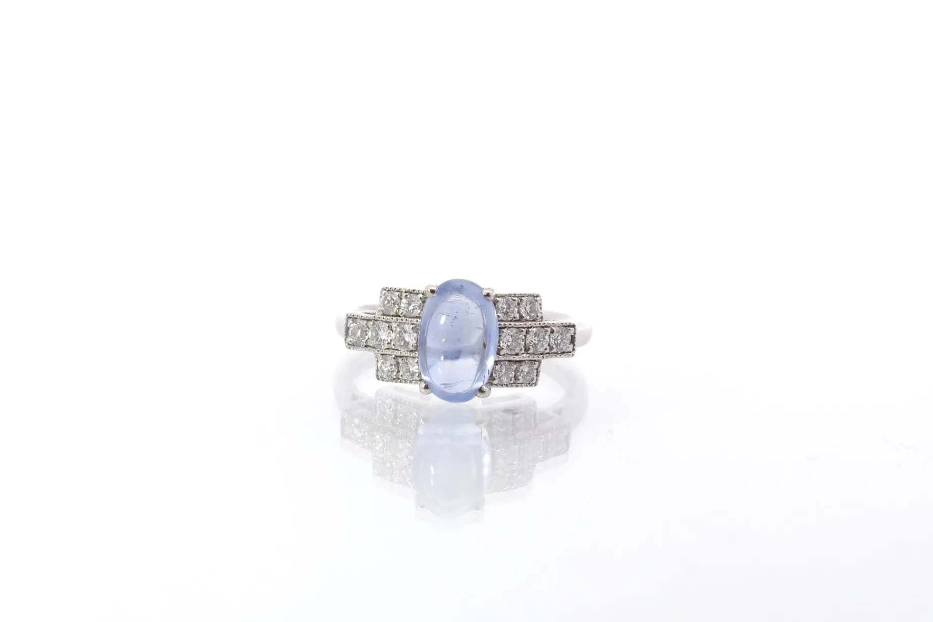 Bottazzi Blondeel Bague saphir cabochon et diamants en or blanc New