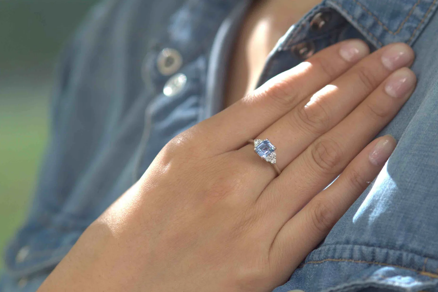 Bottazzi Blondeel Bague saphir de 1,58 cts et diamants en or blanc 18k Fashion