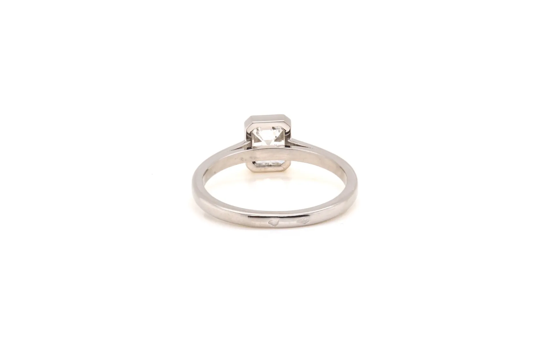 Bottazzi Blondeel Bague solitaire diamant de taille émeraude en platine New