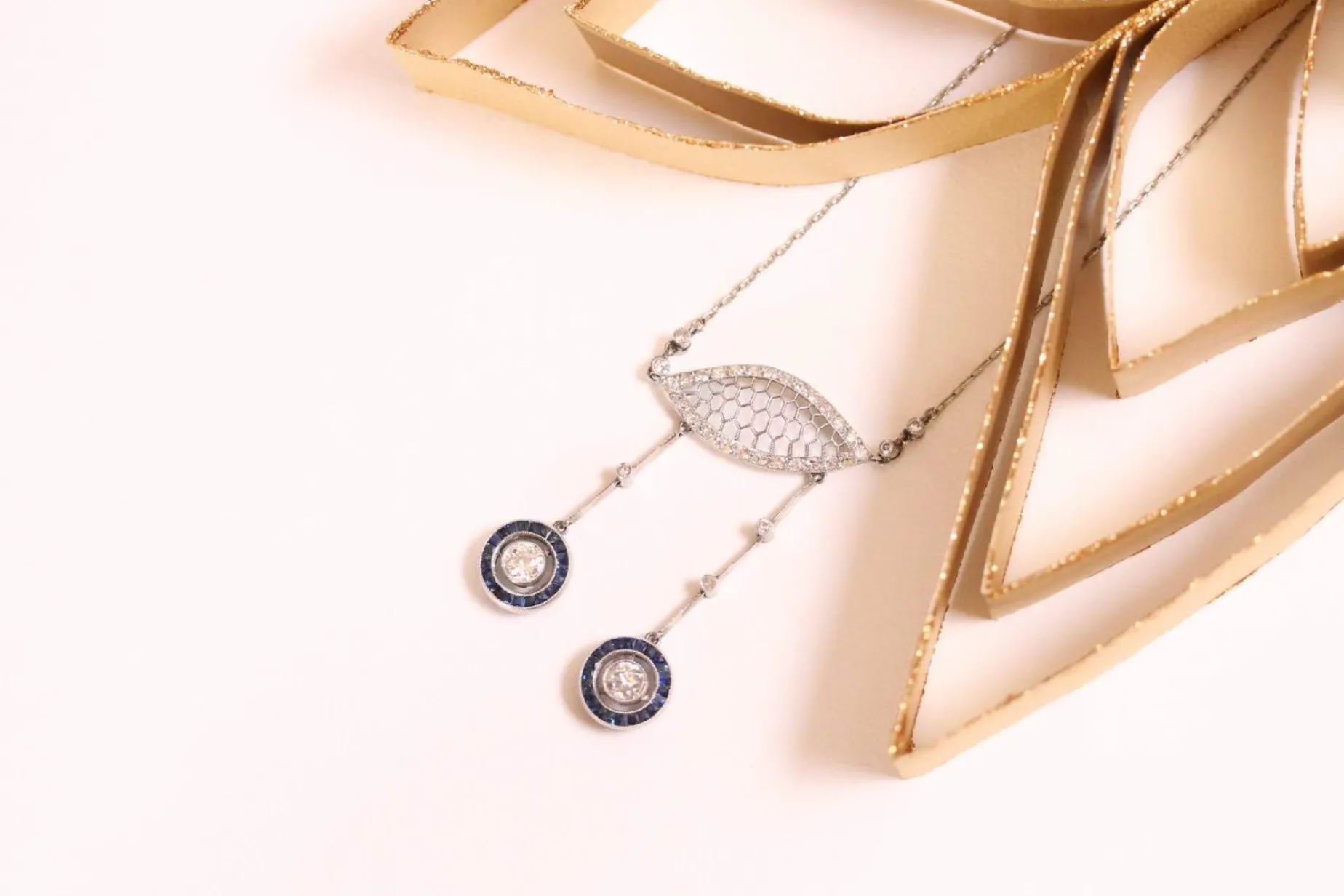 Bottazzi Blondeel Collier pendentif négligé 1920 saphirs et diamants en platine Outlet
