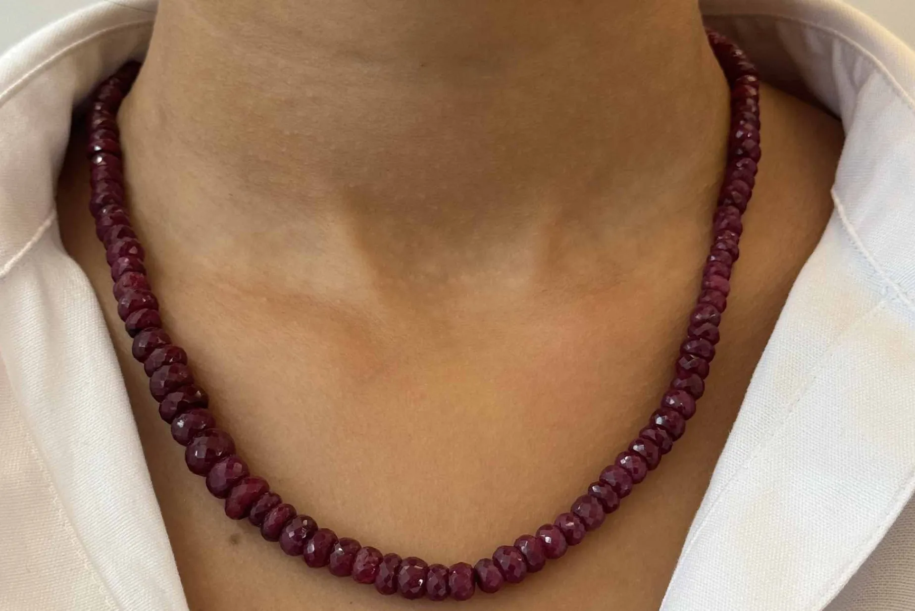Bottazzi Blondeel Collier perles de rubis facettés Hot